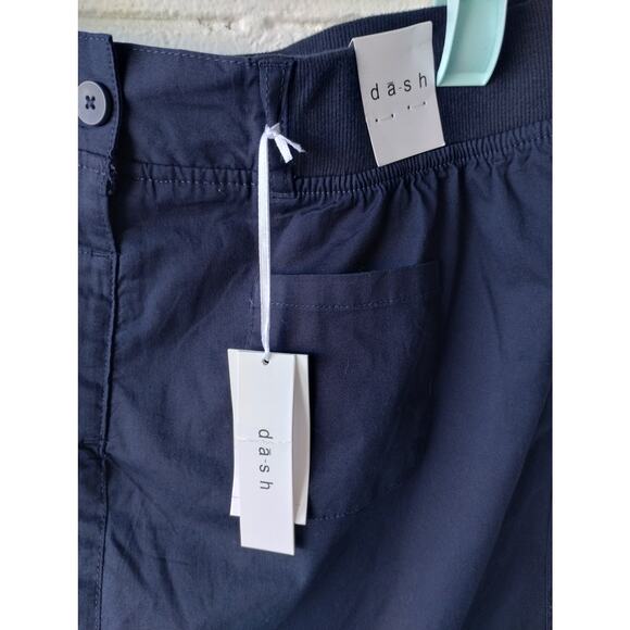 Size large skirt built in shorts - Picture 7 of 8